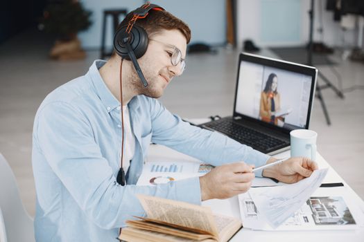 Boost Your Marketing ROI: Master Webinar Management in 2024
